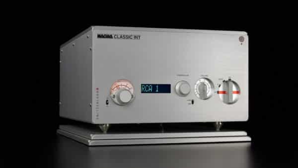 Nagra Classic INT Integrated Amplifier solid state stereo Mosfet transistor transformer modulometer front VFS