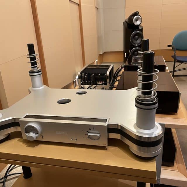 Nagra Reference Anniversary turntable installation Japan Stereo 