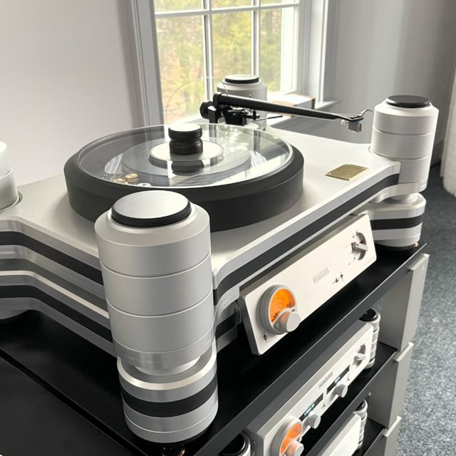 Earsnova demo setup Nagra turntable phono HD New York Holmes