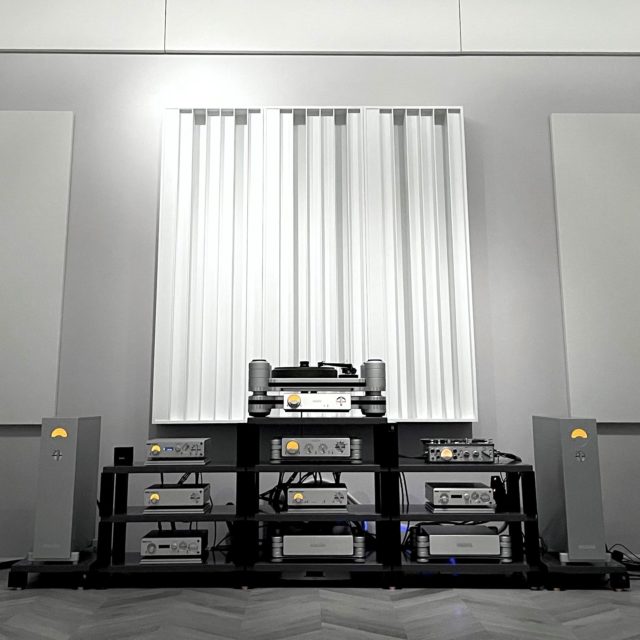 Musical Artisan dealer Chicago Illinois usa nagra REFERENCE TURNTABLE HD