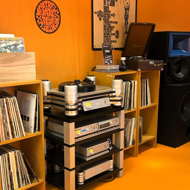 Montreux Jazz Festival Nagra Reference turntable Phono cd PSU